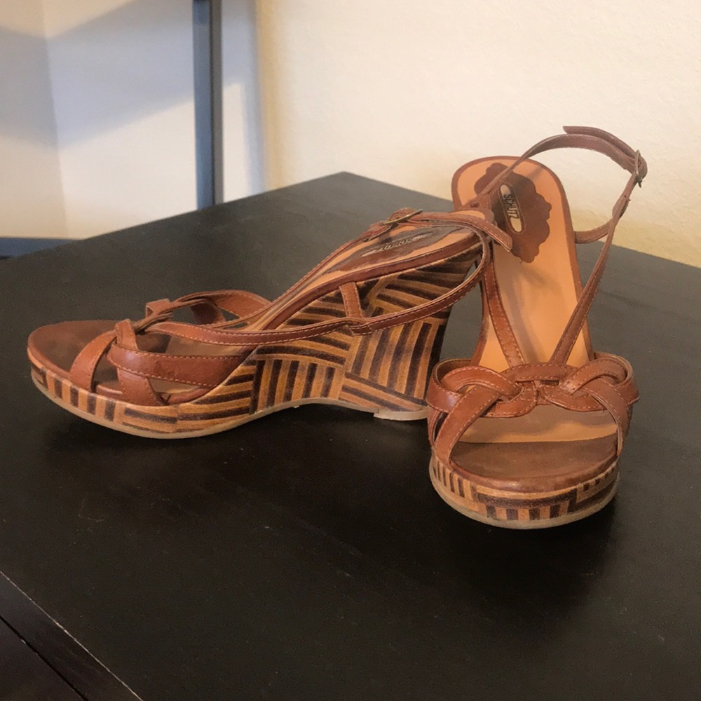 Summer wedges